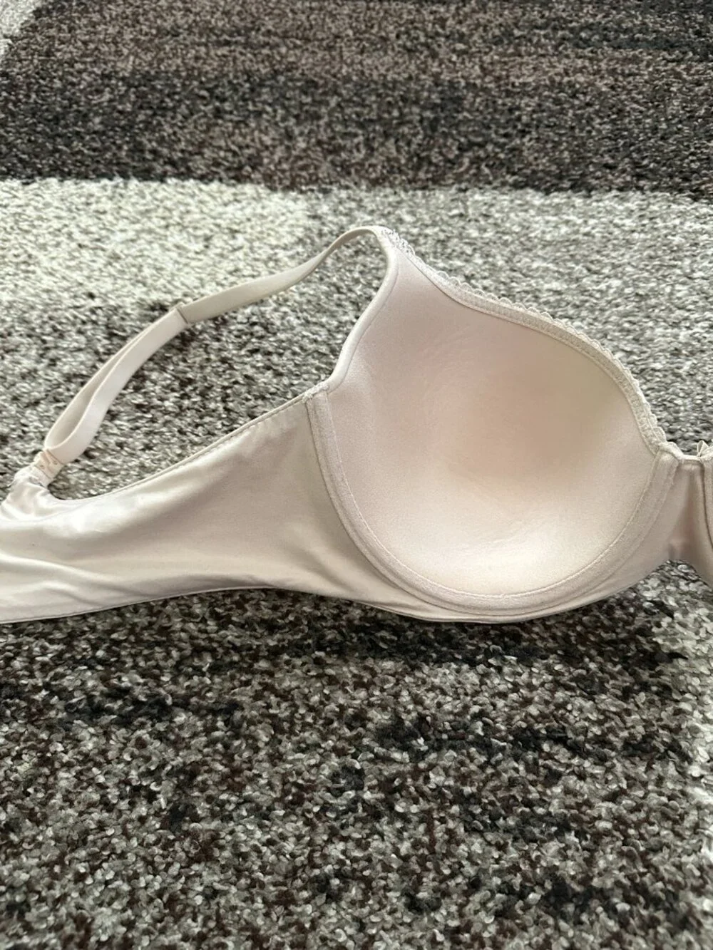 VICTORIA'S SECRET (38D) Nude Body By Victoria Lined Demi Bra Champagne Marzipan - Picture 8 of 13